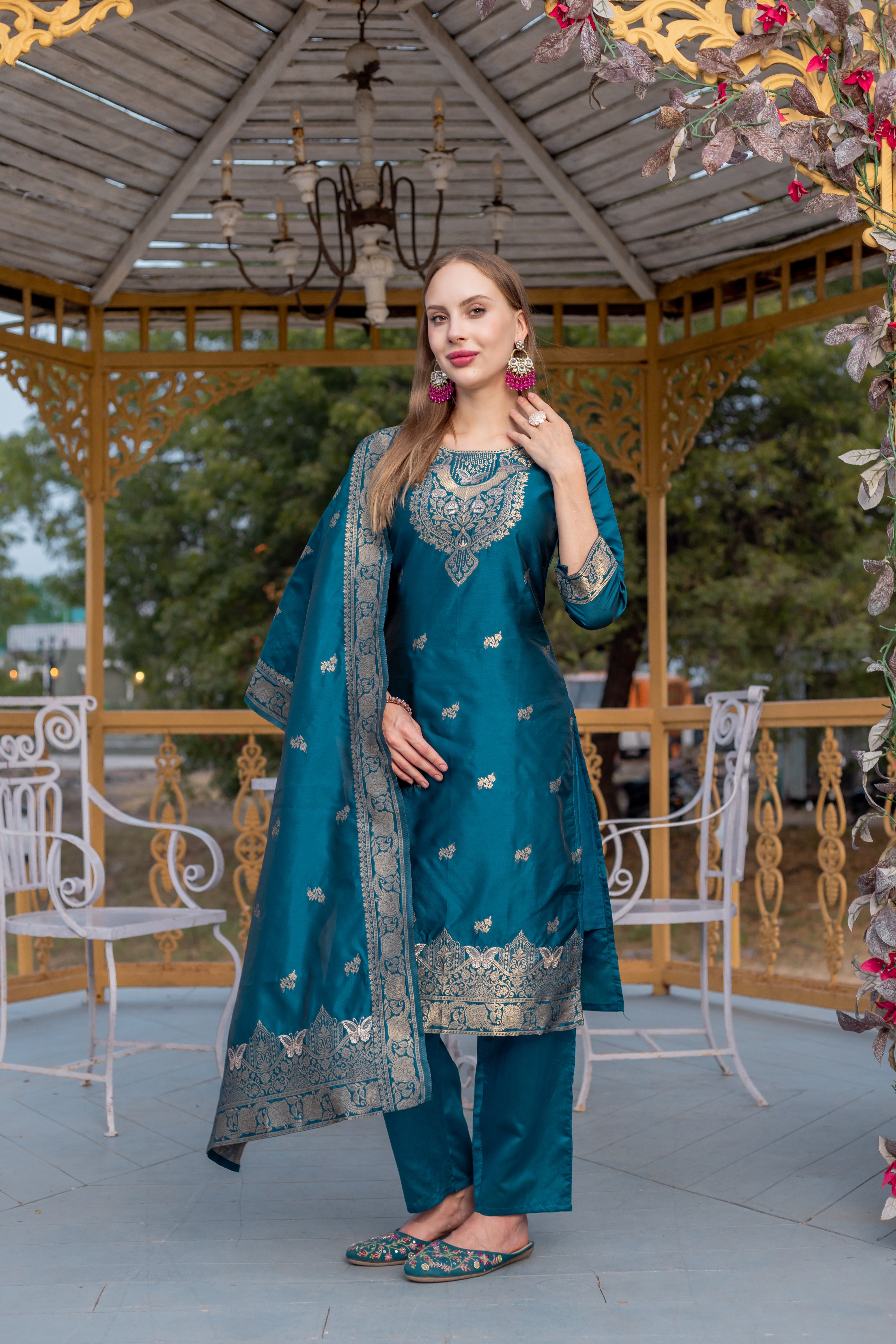 TEAL  COLOURED TREDITIONAL WEAR KURTA SET