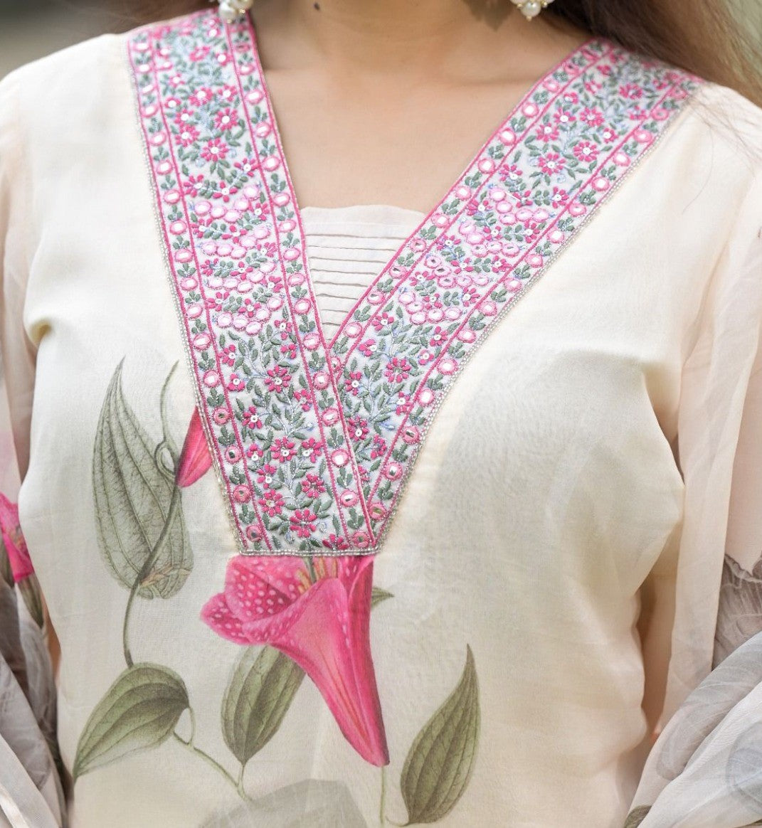SONIKA WHITE  COLOURED  WOMEN'S GEORGETTE  EMBROIDERED  KURTA WITH PANT DUPATTA  SET