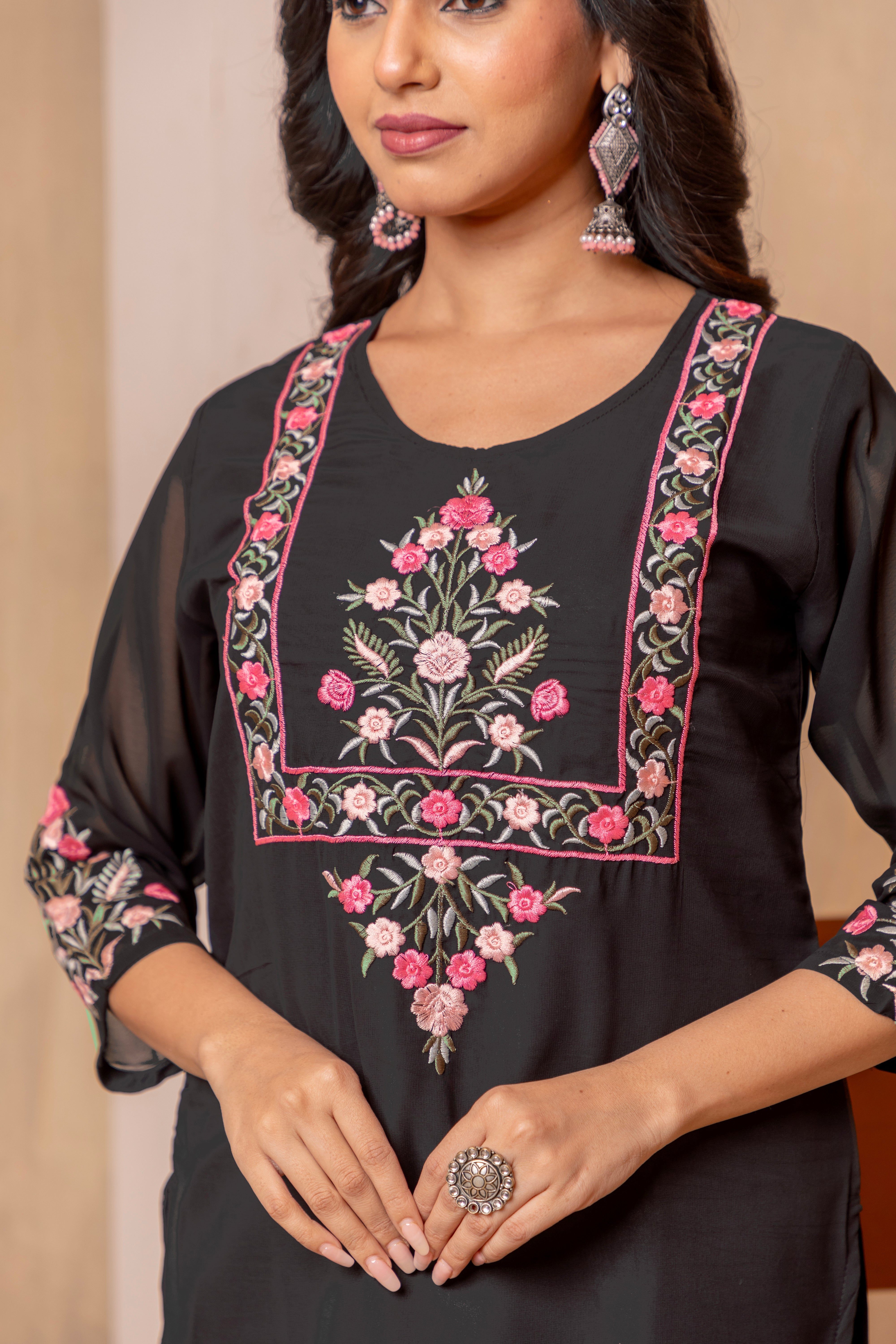 SUCHI BLACK  COLOURED  WOMEN'S  HEAVY FAUX GEORGETTE  KURTA WITH PANT DUPATTA  SET