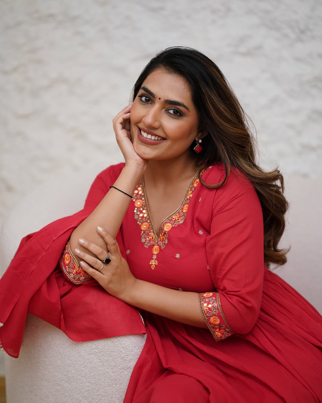 RED COLOURED  WOMEN'S VISCOSE DIAMOND GEORGETTE  EMBROIDERED   KURTA  WITH PANT DUPATTA  SET