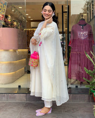 YAMINI WHITE COLOURED  WOMEN'S CHANDERI SILK EMBROIDERED  KURTA WITH PANT DUPATTA SET