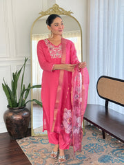 RADHA PINK  COLOURED  WOMEN'S VISCOSE CHINNON  KURTA WITH PANT DUPATTA  SET