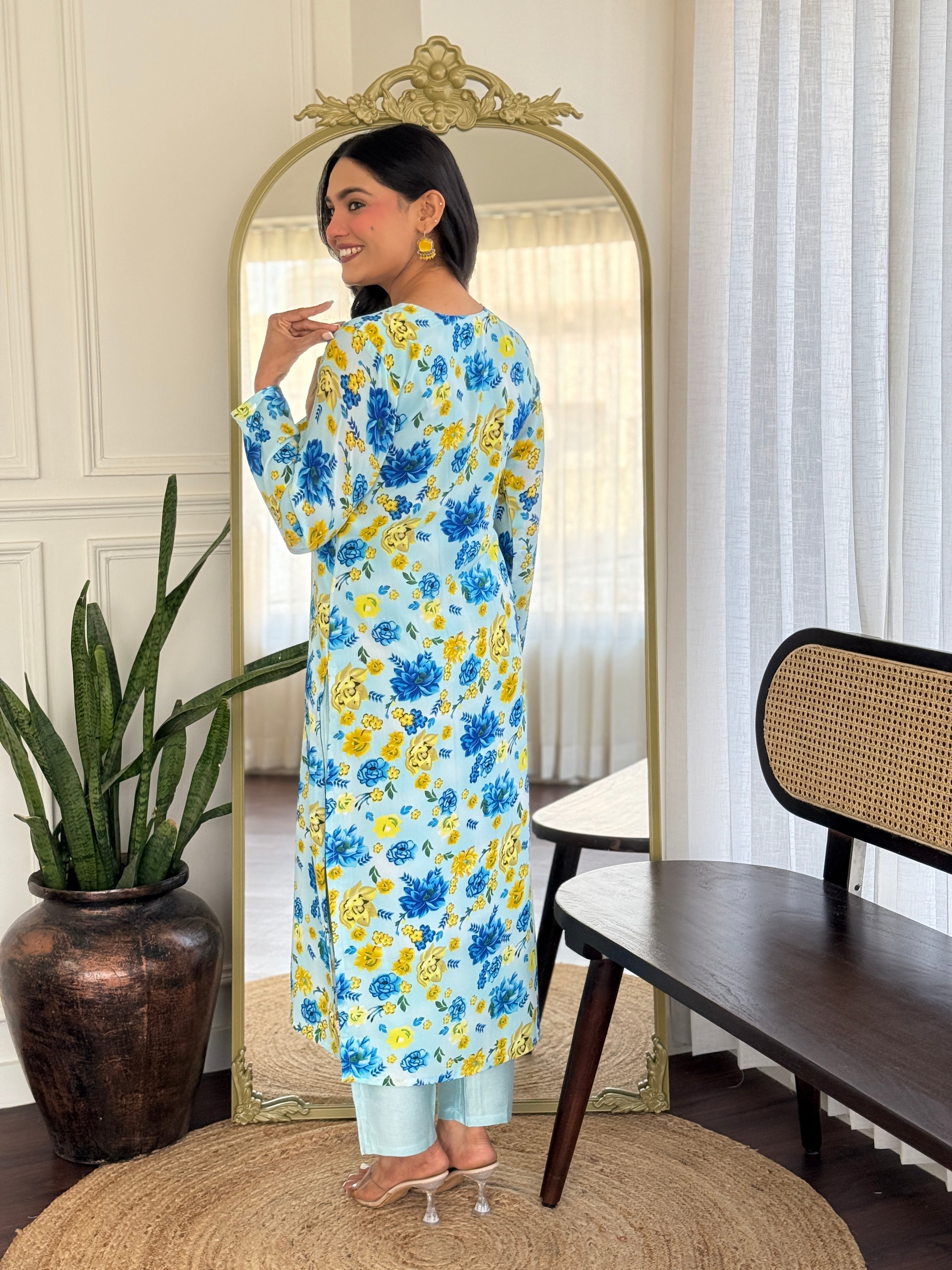 SKY  COLOURED  WOMEN'S GEORGETTE  KURTA  WITH PANT DUPATTA  SET