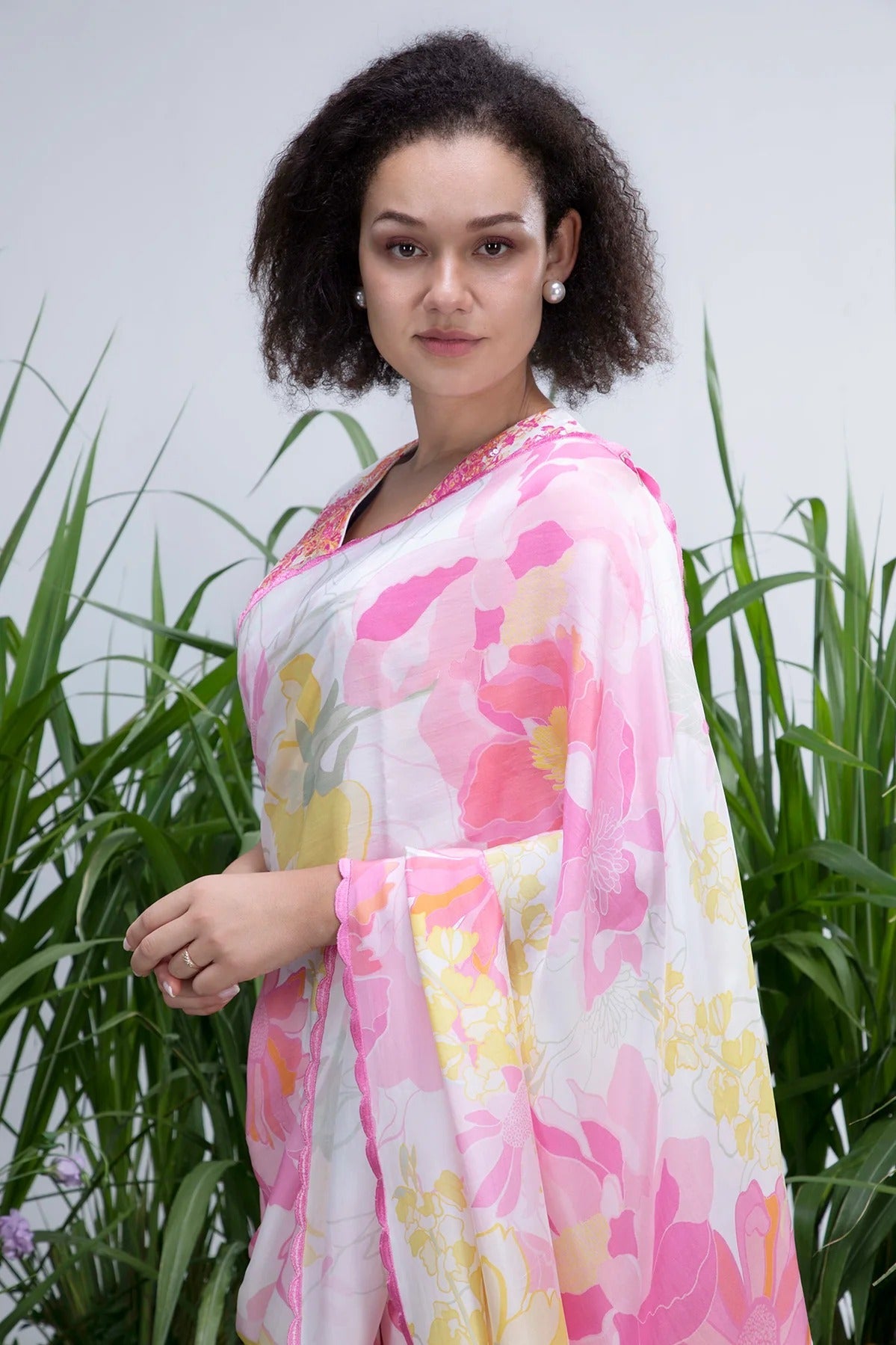 white  Color georgette  Saree With Sequence Work