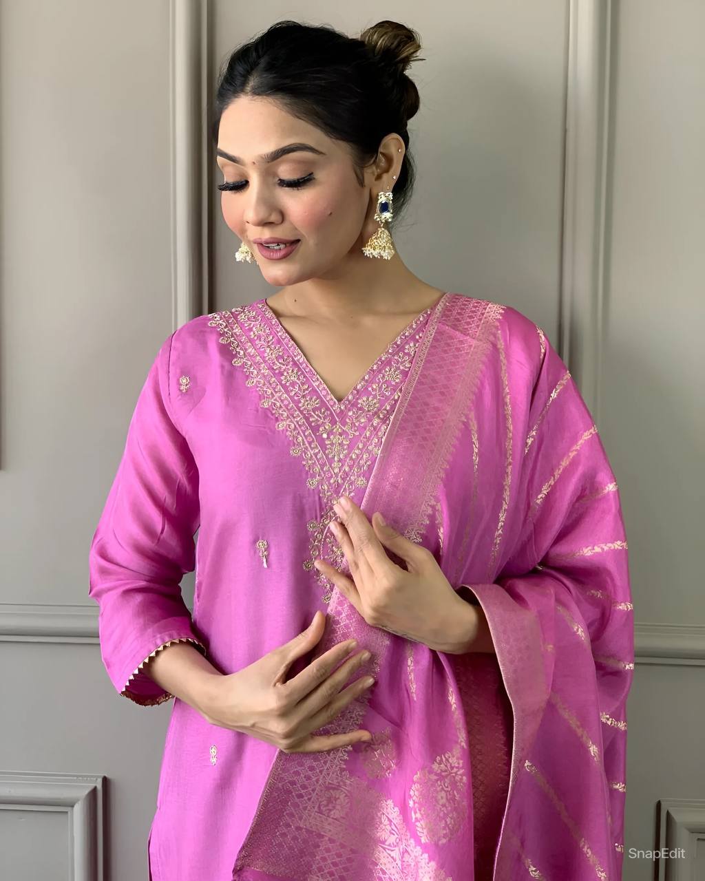 JENA LIGHT PINK  COLOURED  WOMEN'S VISCOSE CHANDERI KURTA WITH PANT DUPATTA  SET
