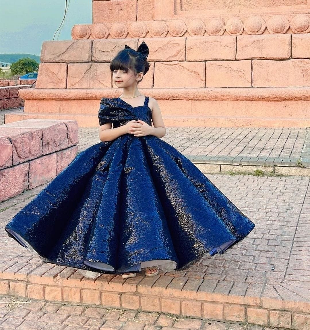 KIDS GOWN