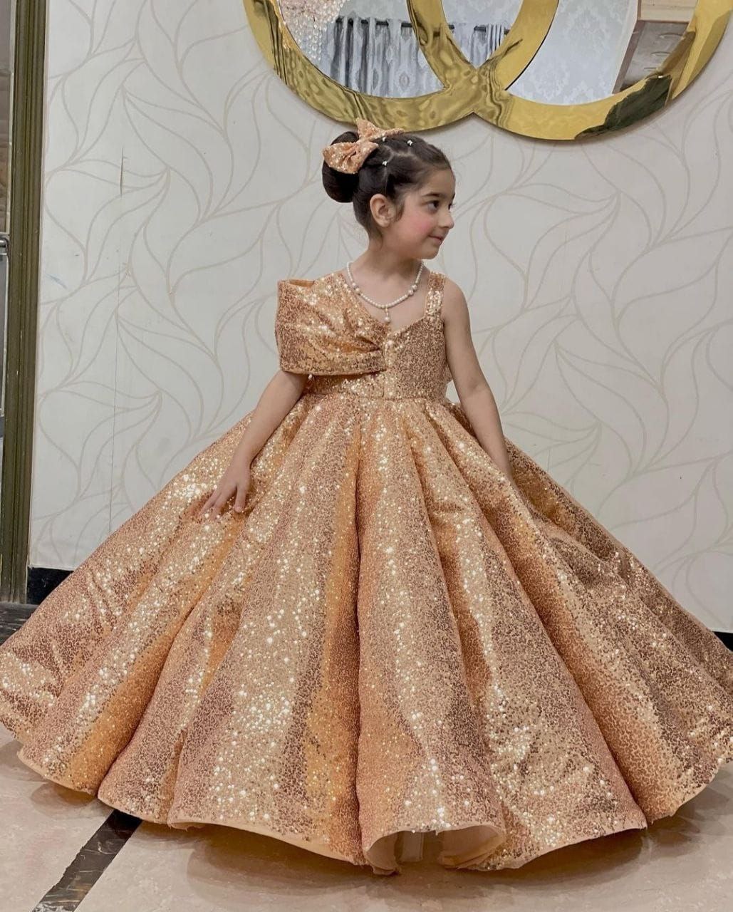 KIDS GOWN