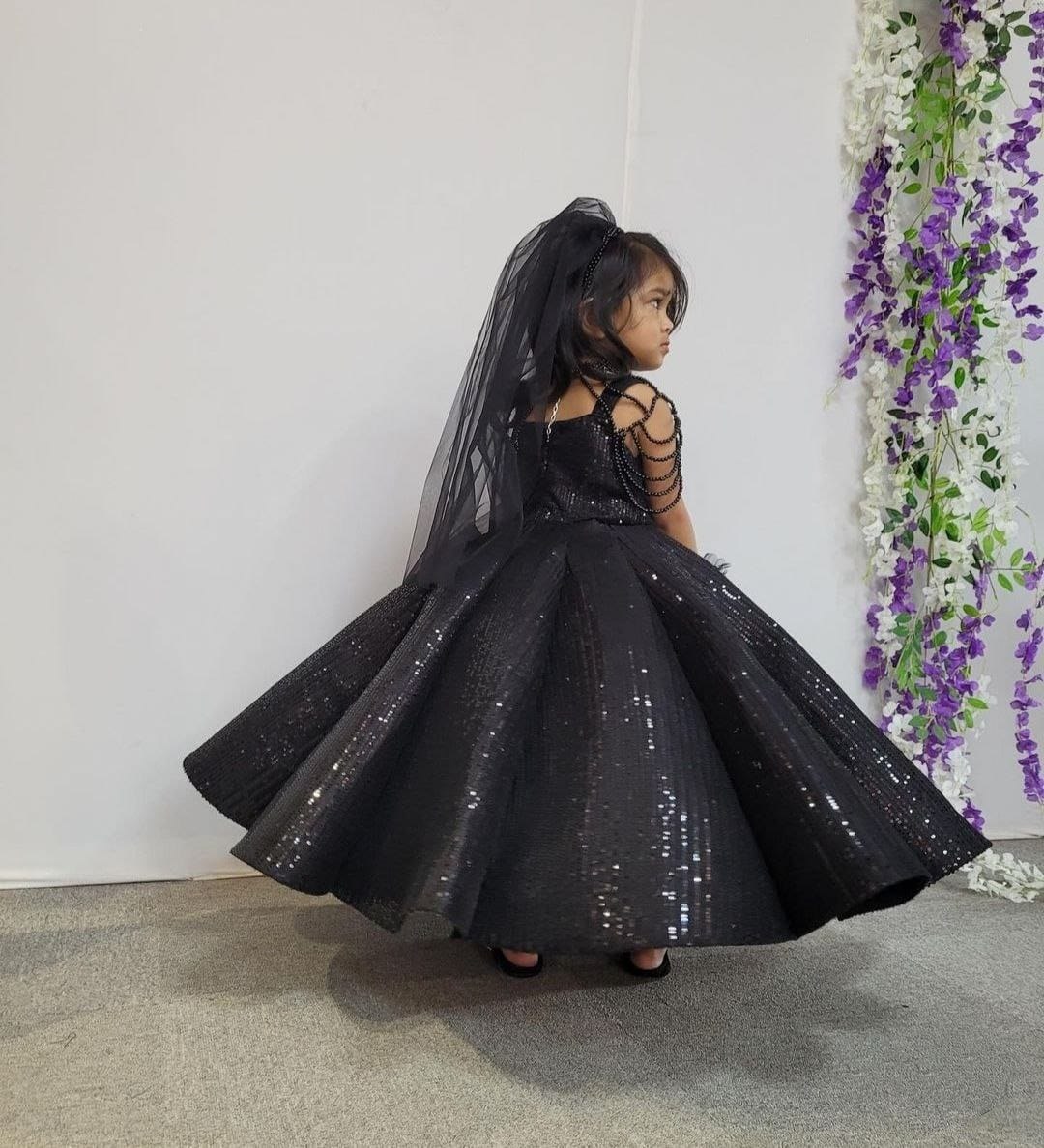 KIDS GOWN