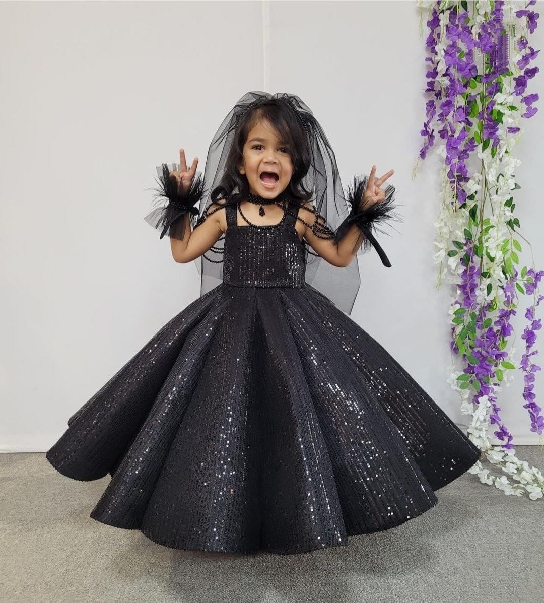 KIDS GOWN